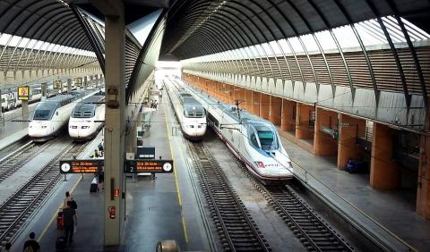 ADIF makes headway towards the “station of the future”: sustainable, resilient, and connected